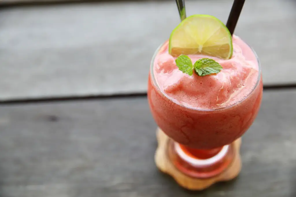 Frozen Rum Cocktails: Ultimate Guide for Refreshing Drinks cover